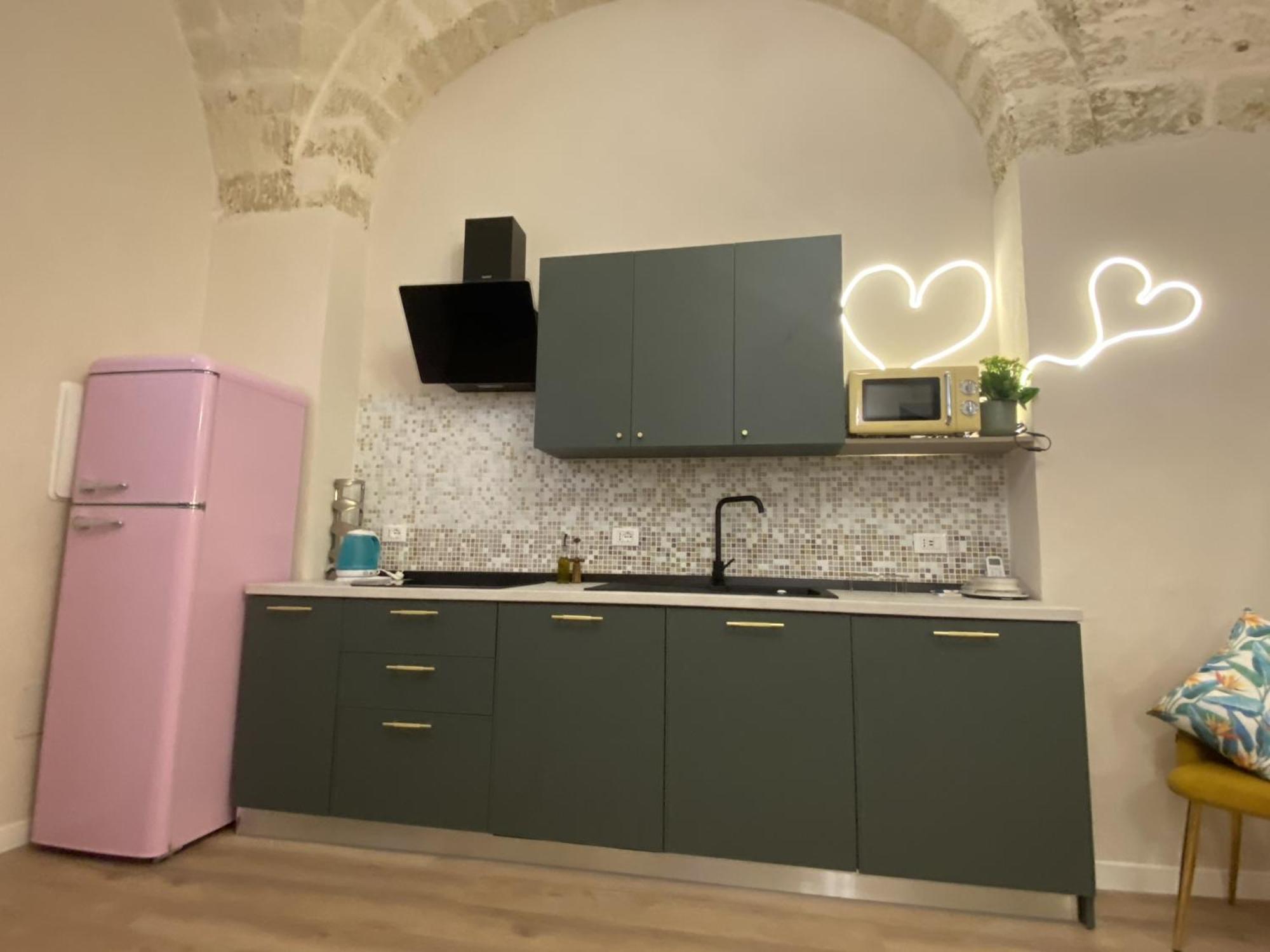 Quiet And Stylish - Bari City Center, Minutes To Station מראה חיצוני תמונה