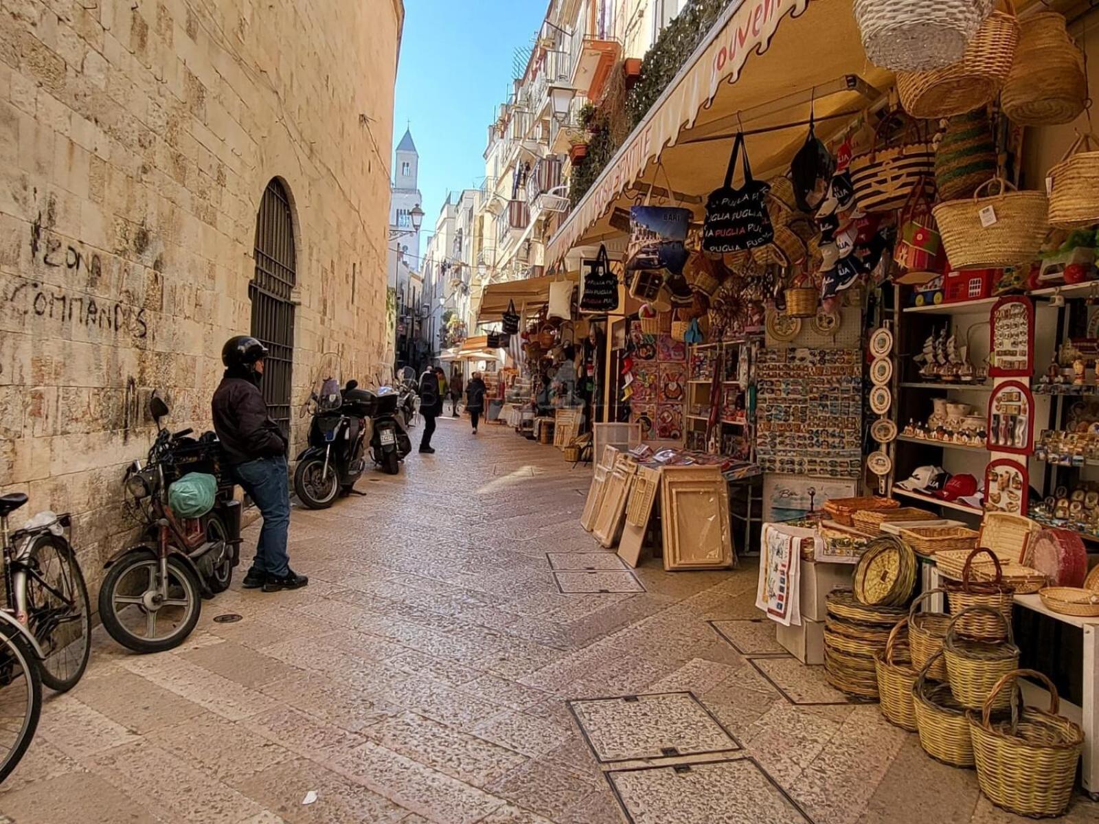 Quiet And Stylish - Bari City Center, Minutes To Station מראה חיצוני תמונה